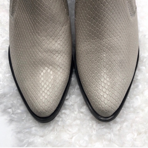 NWOB Steve Madden Korral Snake Print Bootie - Picture 3 of 5